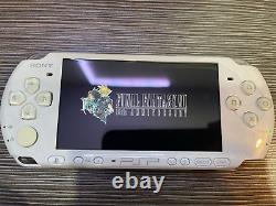 Vente groupée d'une PSP-3001 White Pearl Edition nord-américaine en bon état
