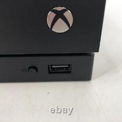 Xbox One X Black 1tb Très Bon État Avec Les Câbles Hdmi/power + Contrôleur